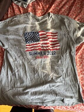 Gray 'Summer 2022' Flag Graphic Tee